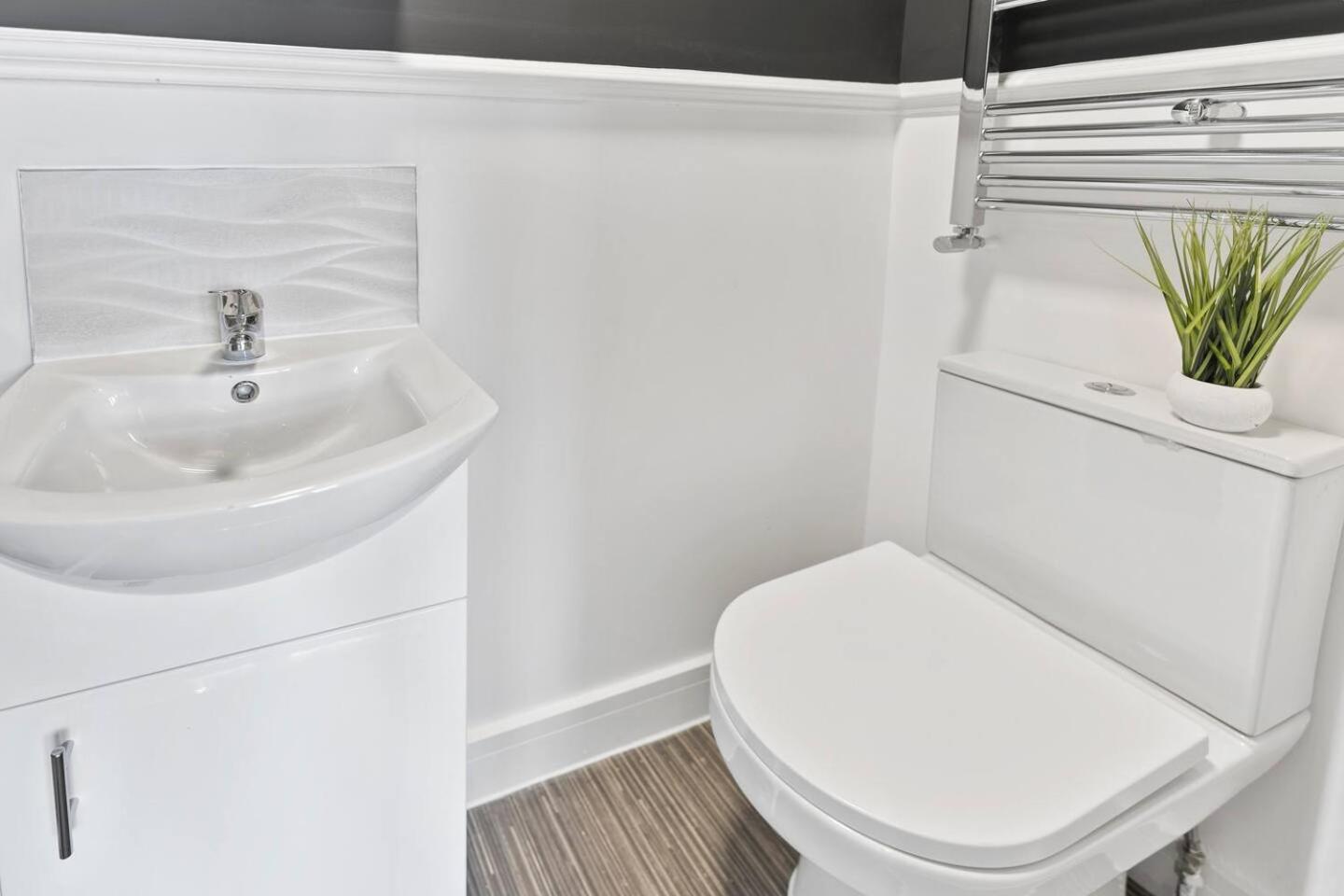 Westland House En-suite Whole Peterborough