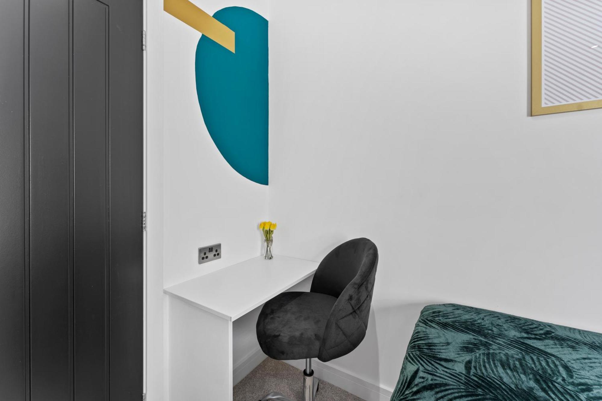 Westland House En-suite Whole Peterborough